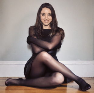 Aubrey Plaza in Bardot Pose